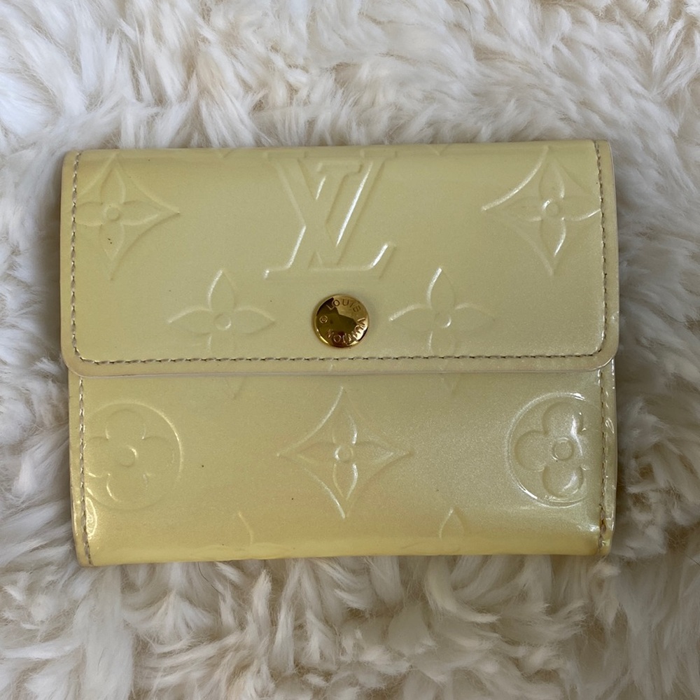 🌼 Louis Vuitton Vernis Leather wallet